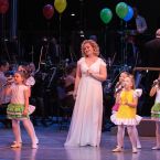 Фото из спектакля МАЭСТРО ПРИГЛАШАЕТ