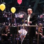 Фото из спектакля МАЭСТРО ПРИГЛАШАЕТ