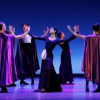 Фото из спектакля ЗДЕСЬ ЗАЖИГАЮТ ЗВЕЗДЫ