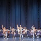 Фото из спектакля ЗДЕСЬ ЗАЖИГАЮТ ЗВЕЗДЫ