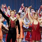 Фото из спектакля ЗДЕСЬ ЗАЖИГАЮТ ЗВЕЗДЫ