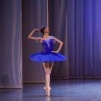 Фото из спектакля ЗДЕСЬ ЗАЖИГАЮТ ЗВЕЗДЫ