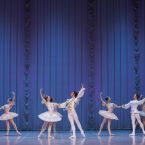 Фото из спектакля ЗДЕСЬ ЗАЖИГАЮТ ЗВЕЗДЫ